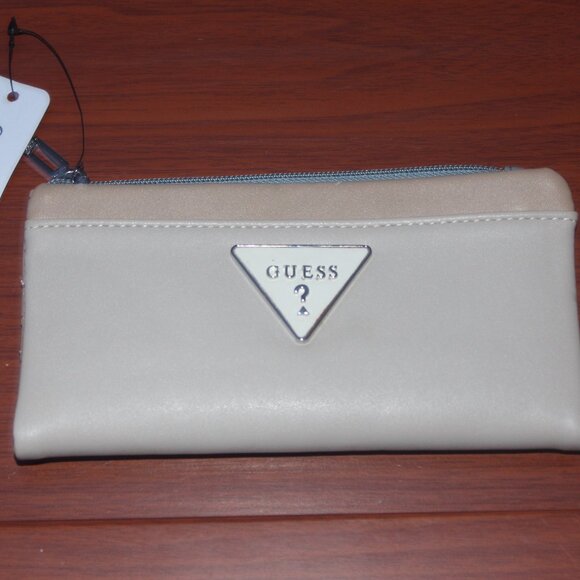 Guess wallet - Picture 1 of 6